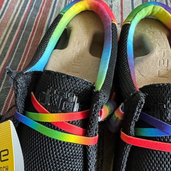 Hey Dude Pride Rainbow Wally Stretch Shoes - Men’s Size 10 New - Picture 4 of 11